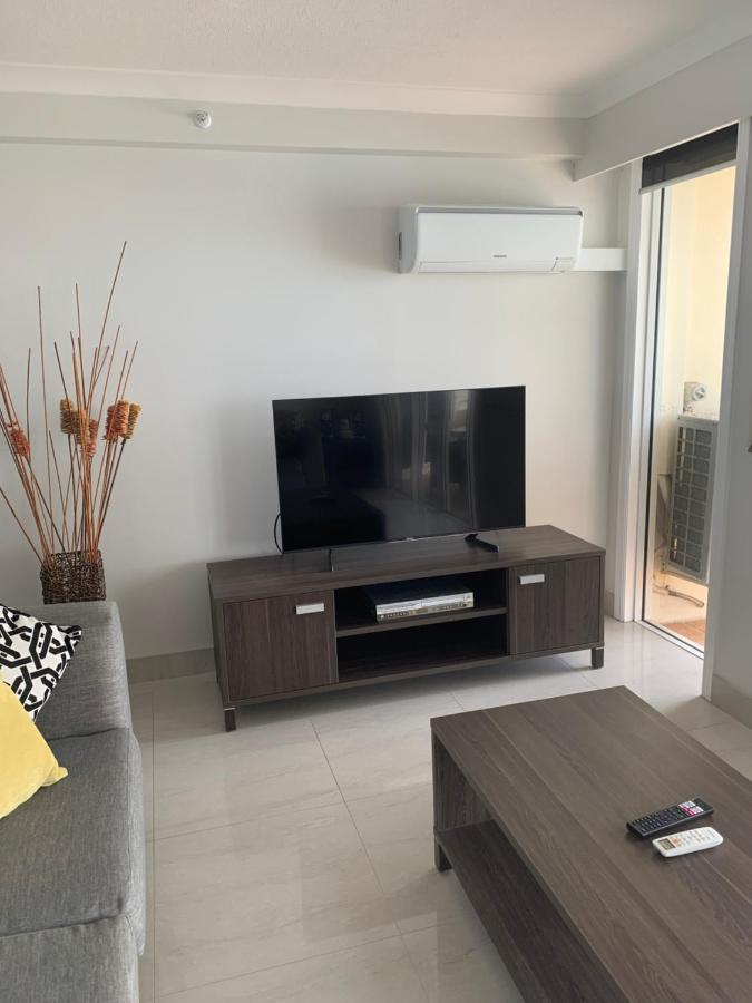 Stunning 2 Bedroom Ocean View Apartment ゴールドコースト エクステリア 写真