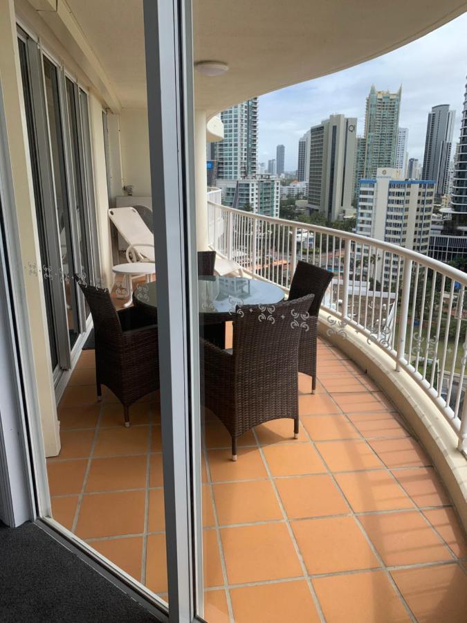 Stunning 2 Bedroom Ocean View Apartment ゴールドコースト エクステリア 写真