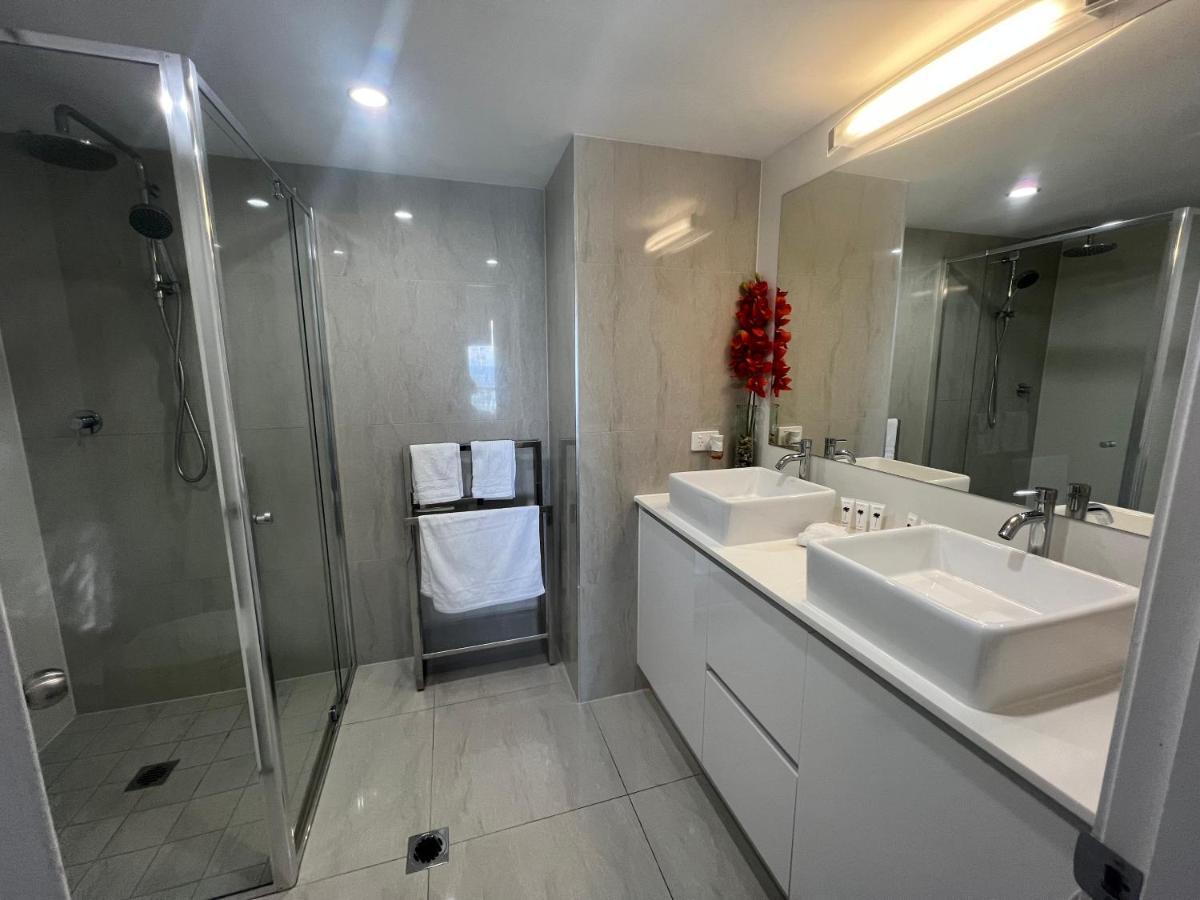 Stunning 2 Bedroom Ocean View Apartment ゴールドコースト エクステリア 写真