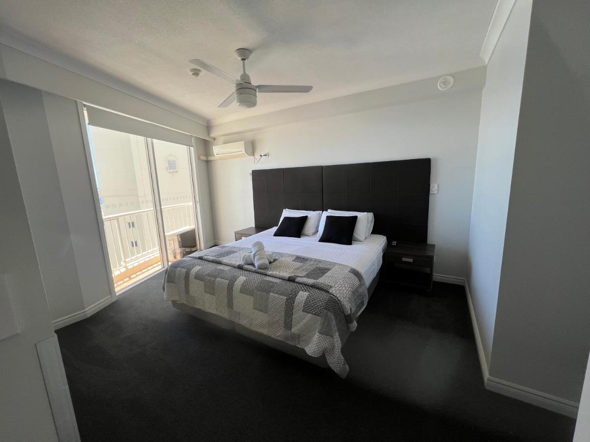Stunning 2 Bedroom Ocean View Apartment ゴールドコースト エクステリア 写真