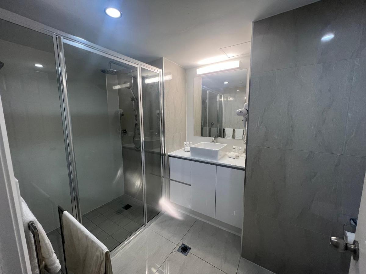 Stunning 2 Bedroom Ocean View Apartment ゴールドコースト エクステリア 写真